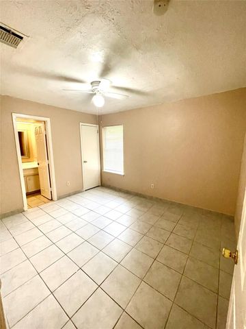 11906 Binghampton Drive, Houston, TX 77089