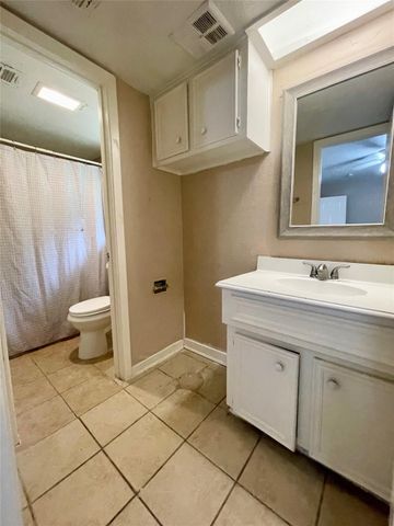 11906 Binghampton Drive, Houston, TX 77089