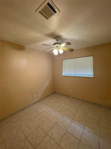 11906 Binghampton Drive, Houston, TX 77089