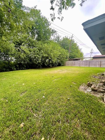 11906 Binghampton Drive, Houston, TX 77089