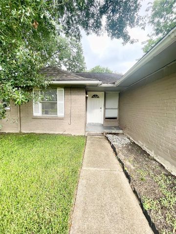 11906 Binghampton Drive, Houston, TX 77089