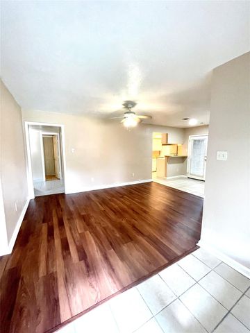 11906 Binghampton Drive, Houston, TX 77089