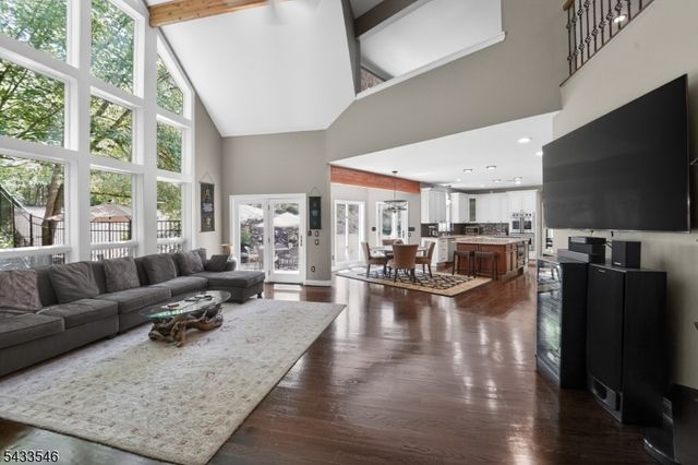 41 Sutton Farm Rd, Delaware Twp., NJ 08822