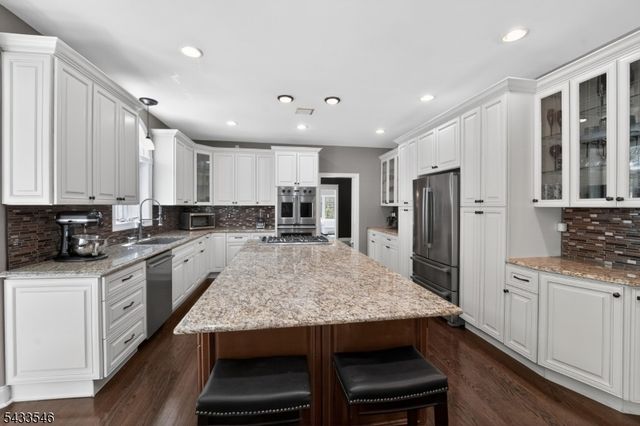 41 Sutton Farm Rd, Delaware Twp., NJ 08822