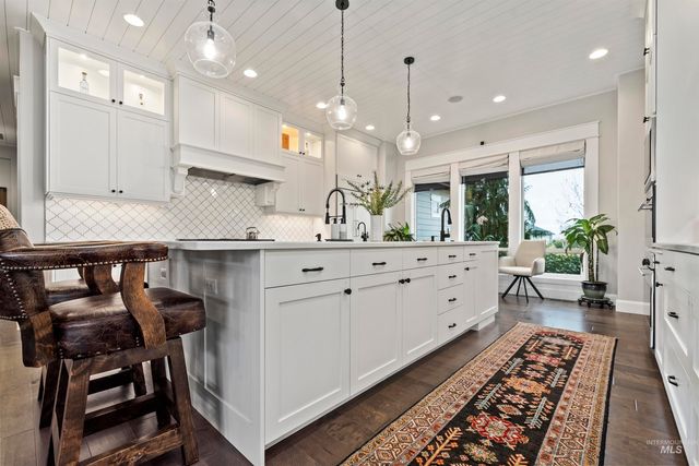 900 S Brentbrook Ln, Eagle, ID 83616