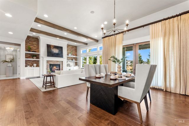 900 S Brentbrook Ln, Eagle, ID 83616