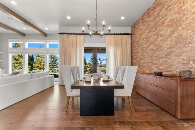 900 S Brentbrook Ln, Eagle, ID 83616