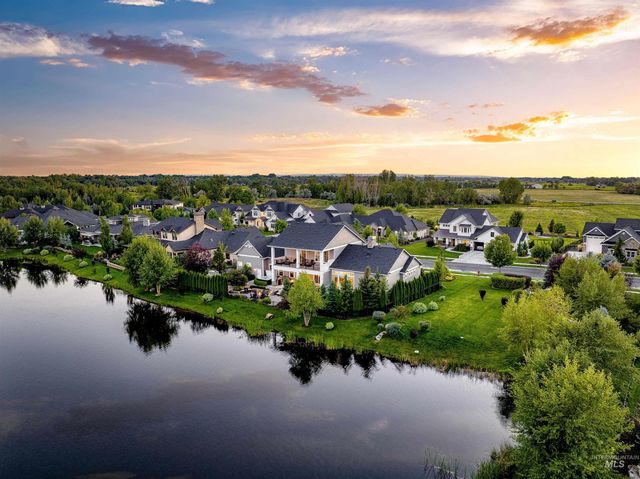 900 S Brentbrook Ln, Eagle, ID 83616