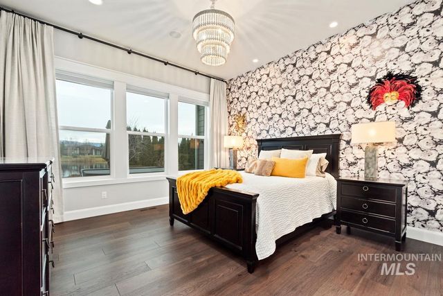 900 S Brentbrook Ln, Eagle, ID 83616