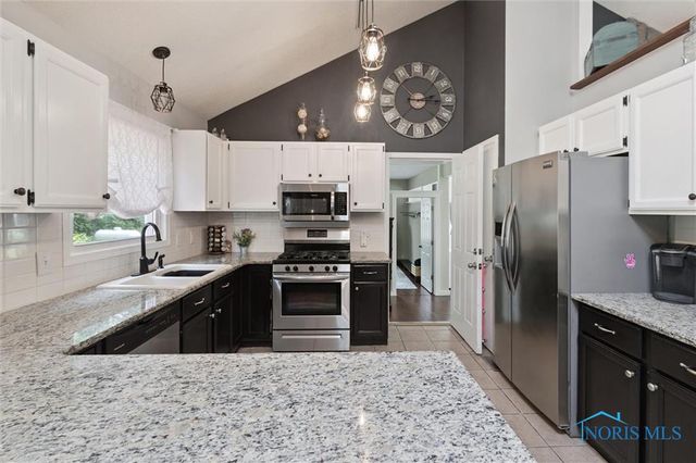 725 Donovan Road, Curtice, OH 43412