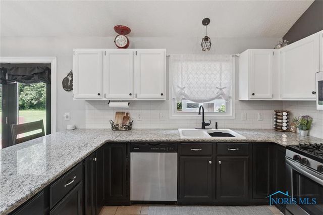 725 Donovan Road, Curtice, OH 43412