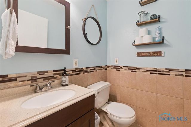 725 Donovan Road, Curtice, OH 43412