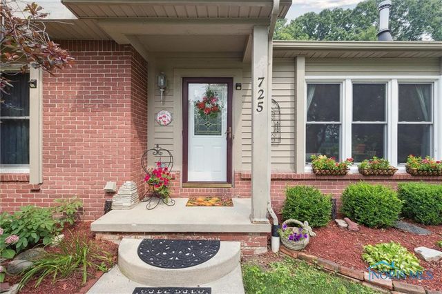 725 Donovan Road, Curtice, OH 43412