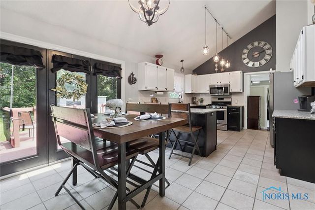 725 Donovan Road, Curtice, OH 43412