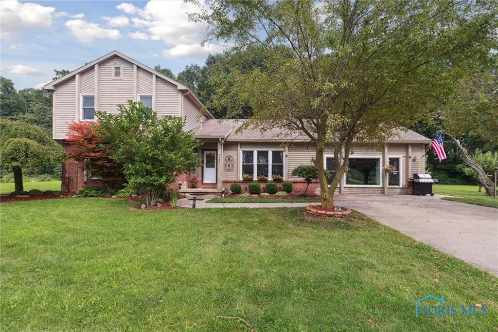 725 Donovan Road, Curtice, OH 43412