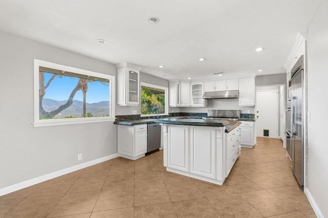 20063 Elfin Forest Lane, Escondido, CA 92029