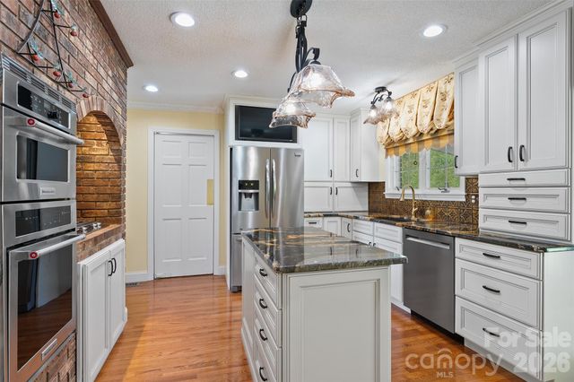 121 Fortner Drive, Waynesville, NC 28786
