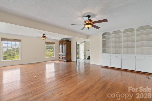 121 Fortner Drive, Waynesville, NC 28786
