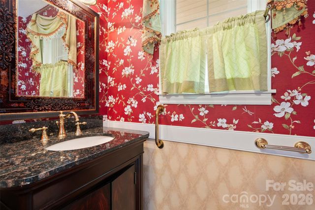 121 Fortner Drive, Waynesville, NC 28786