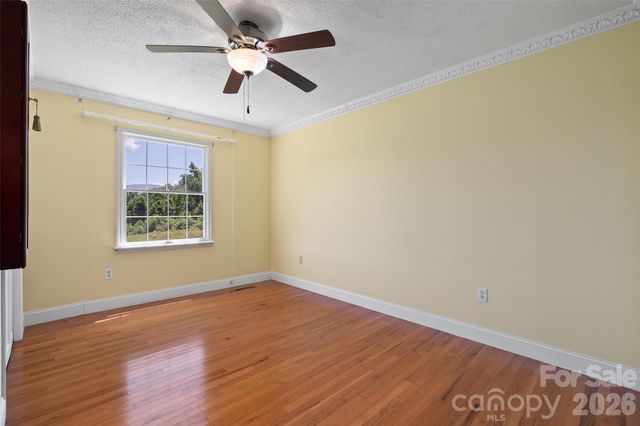 121 Fortner Drive, Waynesville, NC 28786
