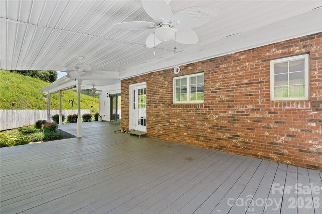 121 Fortner Drive, Waynesville, NC 28786