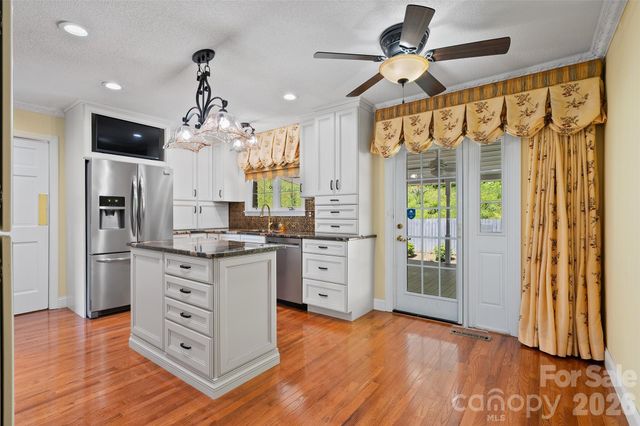 121 Fortner Drive, Waynesville, NC 28786