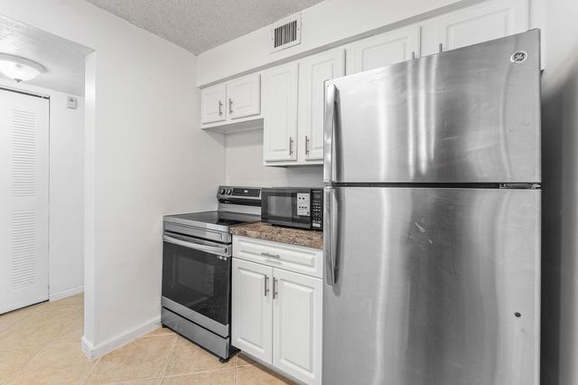 900 Scotia Drive 102, Hypoluxo, FL 33462
