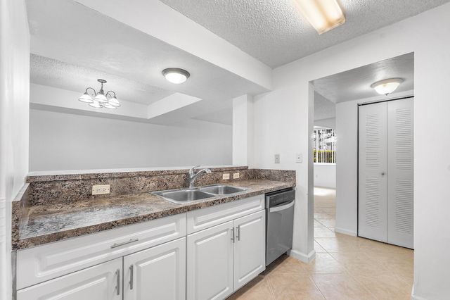 900 Scotia Drive 102, Hypoluxo, FL 33462