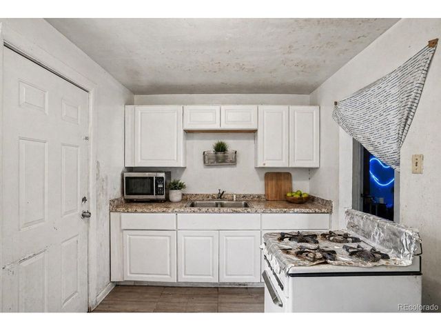 1435 Lima St, Aurora, CO 80010