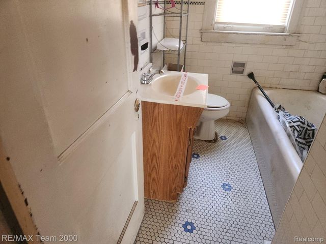 5291 Lakewood Street, Detroit, MI 48213