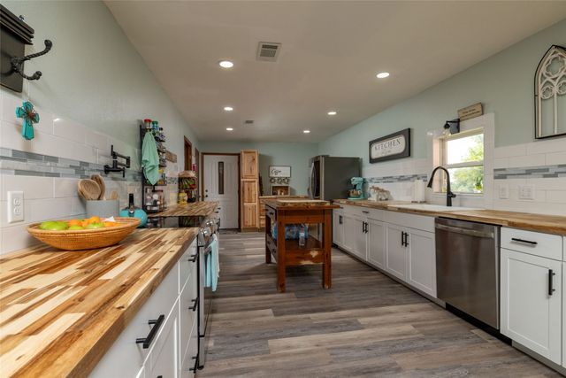 448 County Road 4287, Decatur, TX 76234