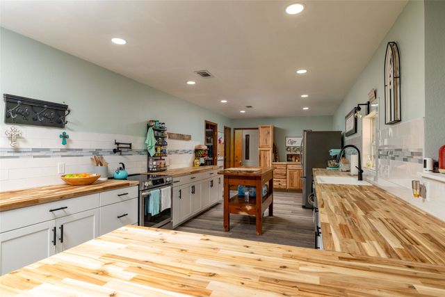 448 County Road 4287, Decatur, TX 76234