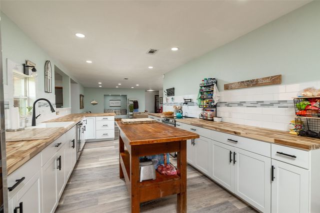 448 County Road 4287, Decatur, TX 76234