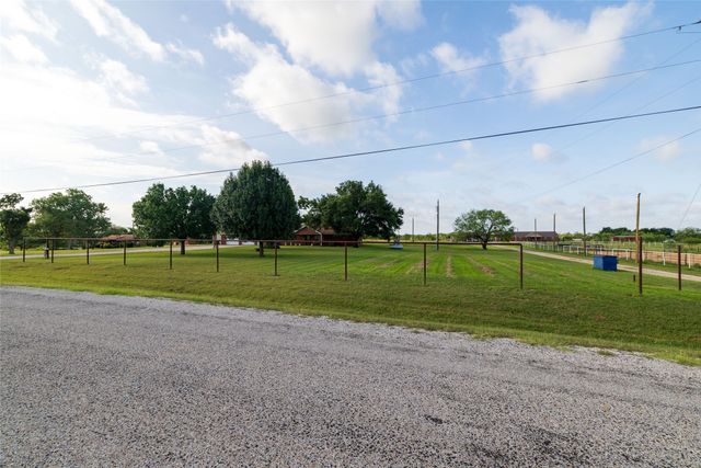 448 County Road 4287, Decatur, TX 76234