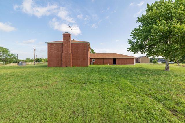 448 County Road 4287, Decatur, TX 76234