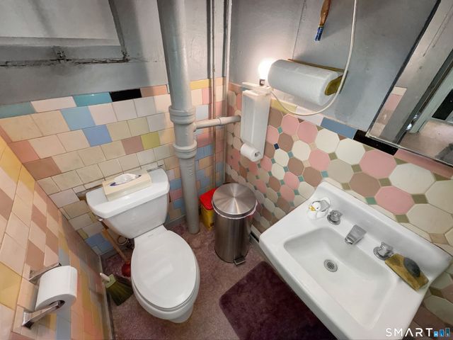 200 West Main Street, Meriden, CT 06451