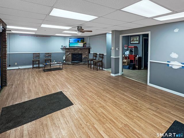 200 West Main Street, Meriden, CT 06451