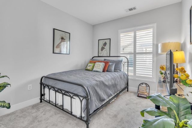 5582 Tares Cir, Elk Grove, CA 95757