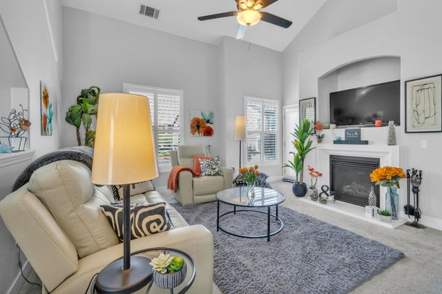 5582 Tares Cir, Elk Grove, CA 95757