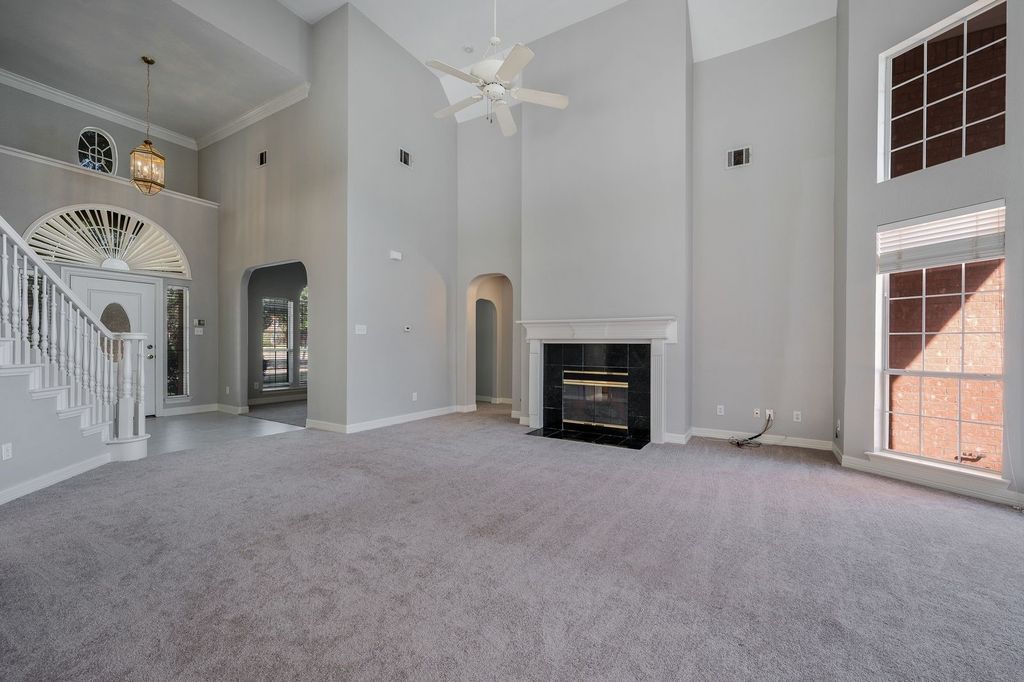 9612 E Oaks Lane, Irving, TX 75063 — photo 4