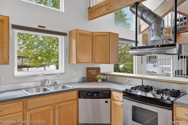 11505 Sunset Boulevard, Pinckney, MI 48169