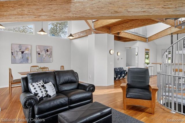 11505 Sunset Boulevard, Pinckney, MI 48169