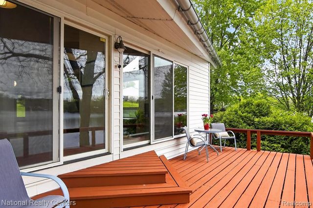 11505 Sunset Boulevard, Pinckney, MI 48169