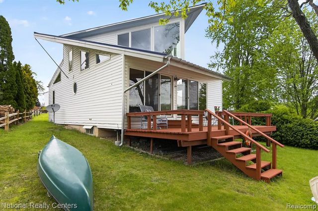 11505 Sunset Boulevard, Pinckney, MI 48169