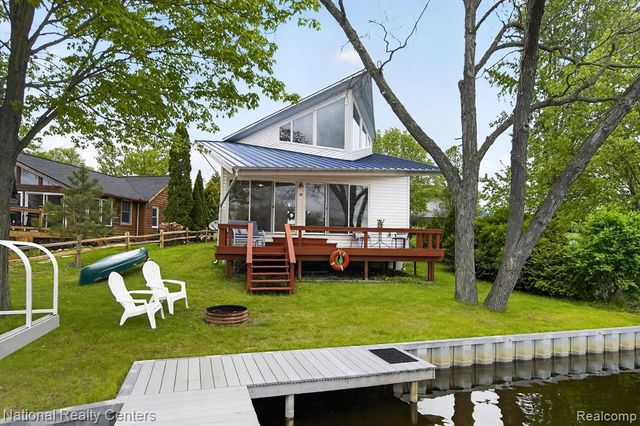 11505 Sunset Boulevard, Pinckney, MI 48169