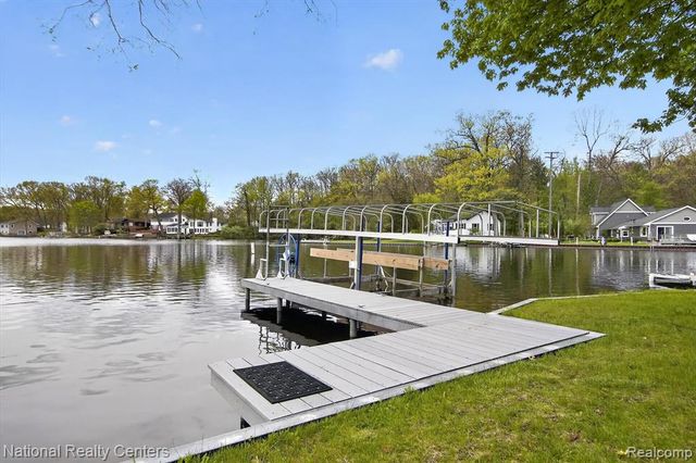 11505 Sunset Boulevard, Pinckney, MI 48169