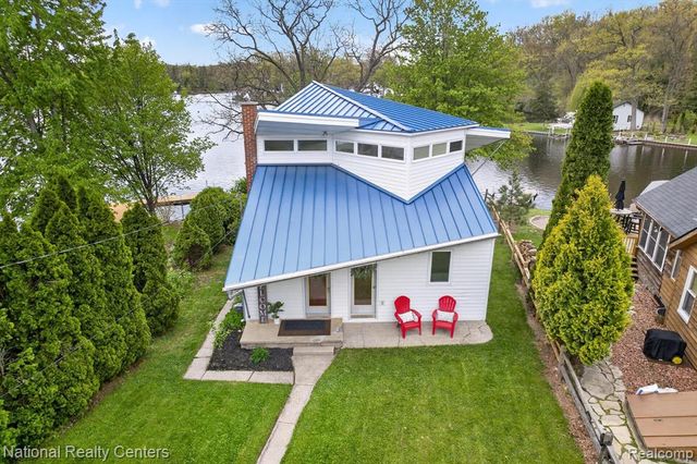 11505 Sunset Boulevard, Pinckney, MI 48169