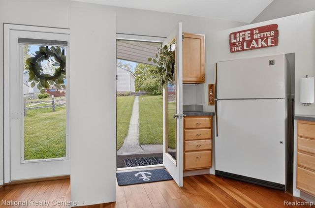 11505 Sunset Boulevard, Pinckney, MI 48169