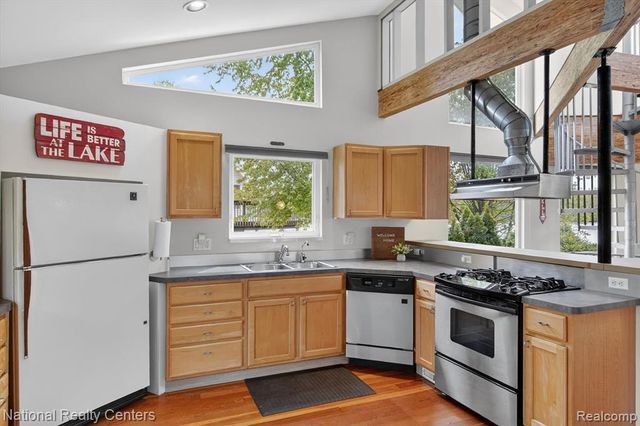 11505 Sunset Boulevard, Pinckney, MI 48169