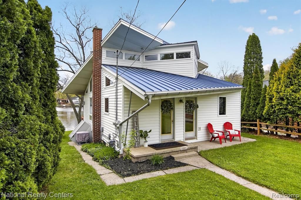 11505 Sunset Boulevard, Pinckney, MI 48169